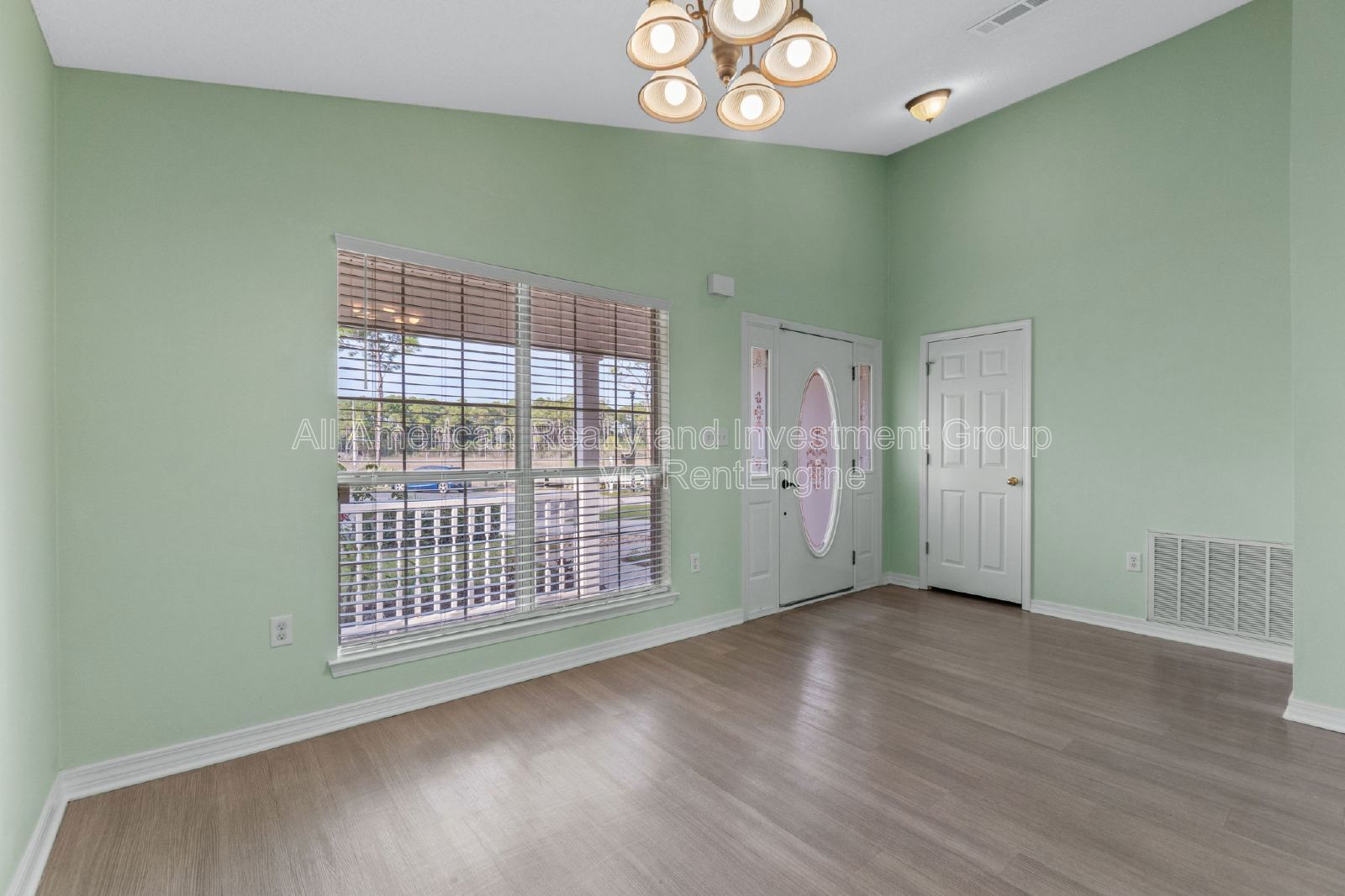 742 Saltair Lane property image