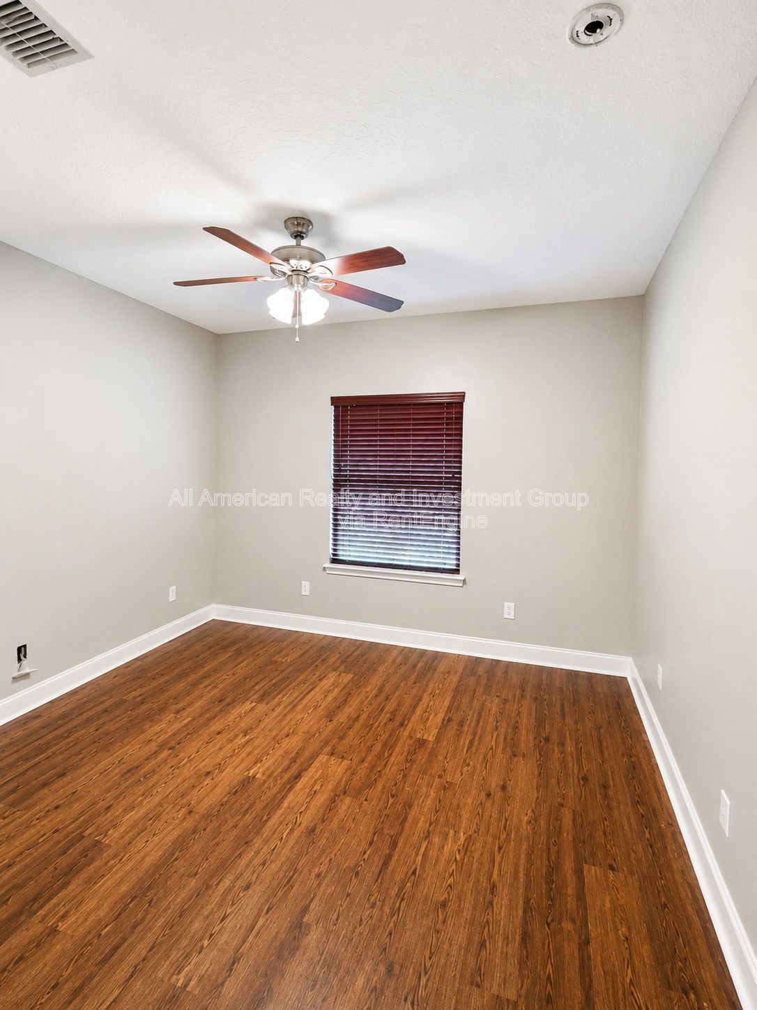 598 Emerald Lane property image