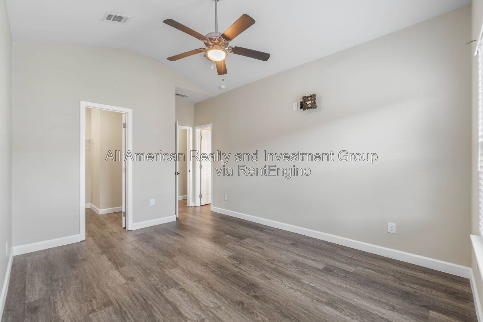 1817 Stable Lane property image
